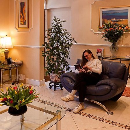 Avon Hotel Лондон Экстерьер фото